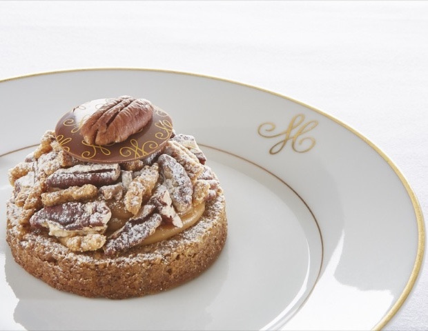 Apple caramel pecan tartlet